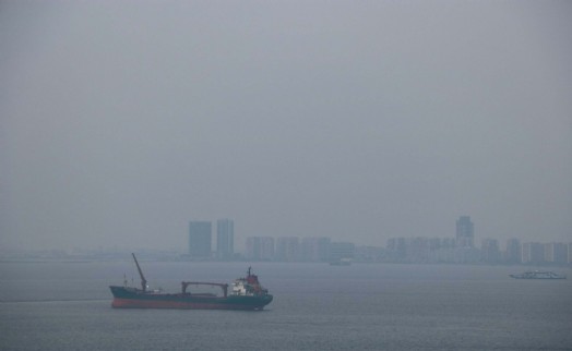 İzmir'in havası can çekişiyor: Partiküller uçuşuyor!