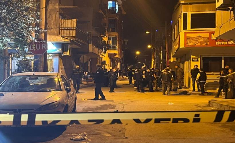 Bayraklı'da silahlı dehşet!: 1 ölü 3 yaralı