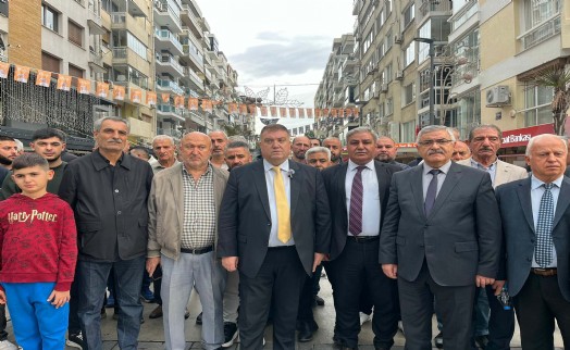 İzmir'de taksicilerden korsan taşımacılık reklamlarına tepki