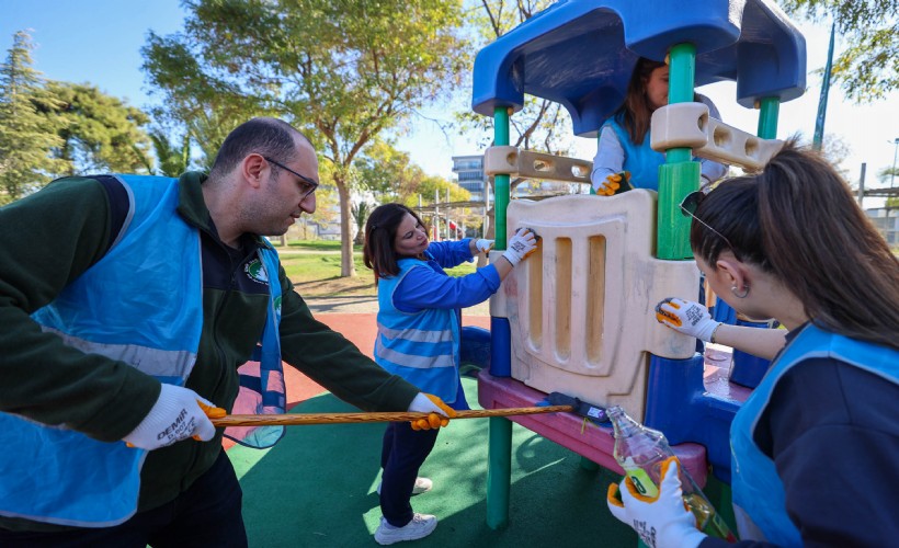 İzmirli gönüllüler el ele vererek doğa için temizlediler: Başkan Duman'dan vatandaşlara davet!