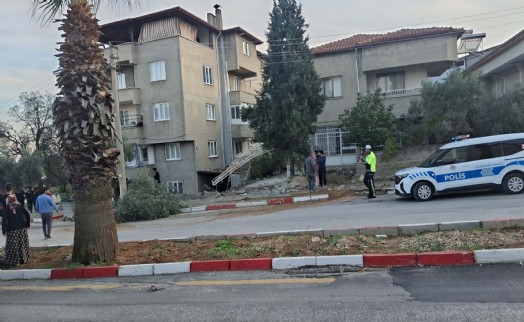 Kamyonet evin bahçesine uçtu: 1 ölü 3 yaralı