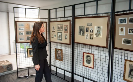 Karşıyaka Belediyesi'nden fotoğraf tarihine ışık tutan sergi