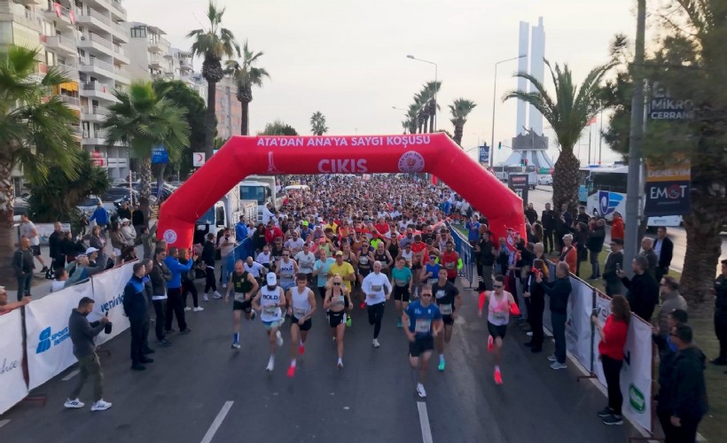 Karşıyaka’da 1500 kişi Ata’dan Ana’ya koştu!