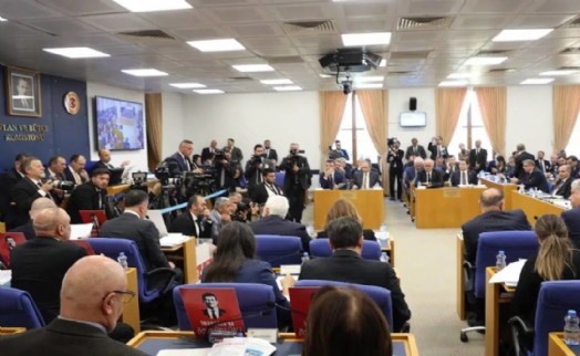 Komisyonda ‘kayyum' gerginliği: AK Parti ile DEM Parti arasında tartışma