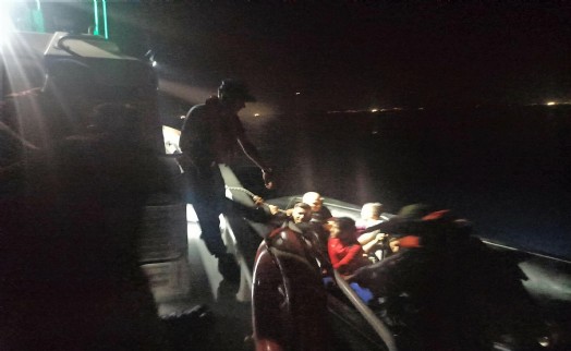 Kuşadası açıklarında 25 kaçak göçmen yakalandı