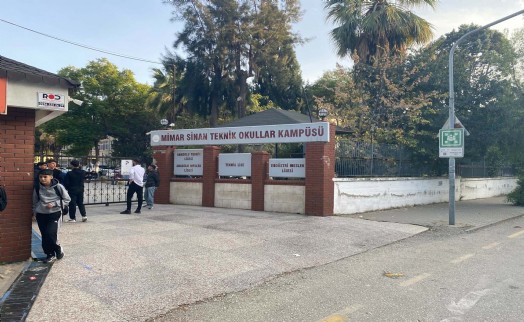 Lisede bıçaklı kavga: 2 öğrenci yaralandı