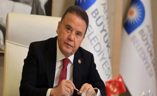 Muhittin Böcek hastaneye kaldırıldı!