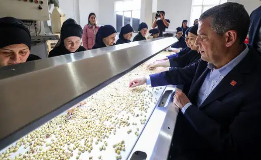 Özgür Özel, Ordu'da fındık fabrikasını ziyaret etti