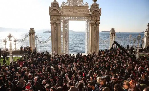 Saat 09.05'te Dolmabahçe'de