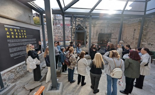 Sanat ve tarihi buluşturan Kıllıoğlu Hamamı'na yoğun ilgi