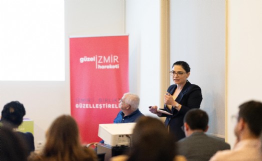 Şato’da kamusal mekn söyleşileri başladı: İzmir’in dünü bugünü yarını konuşuldu