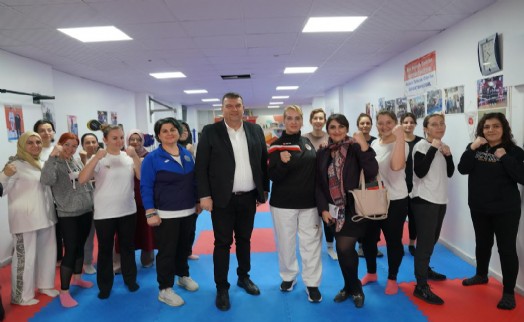 Seferihisar'da 'Kadına Şiddetle Mücadele' bir gün değil, her gün