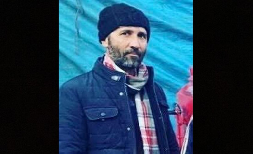 Tadilat için çıktığı çatıdan düşüp öldü