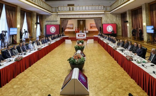 Milletin vekilleri terörist başının ayağına gidiyor: Kimler 'evet' kimler 'hayır' dedi