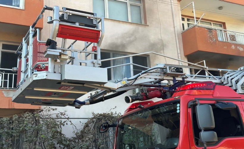 Yangına müdahale etmek isteyen ev sahibi ölümden döndü