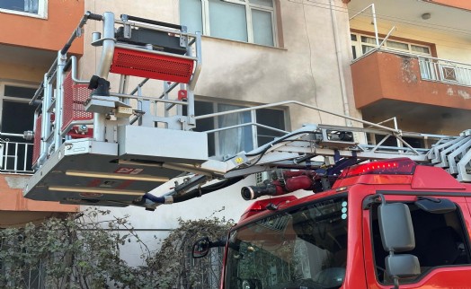 Yangına müdahale etmek isteyen ev sahibi ölümden döndü