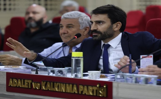 AK Parti'den CHP'li Günay'a hikayeli tepki: 'Belediye başkanı olmuşsun ama…'