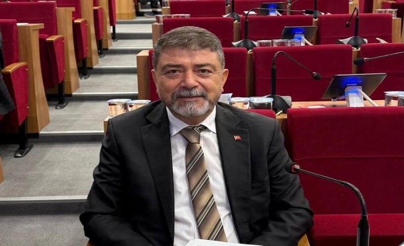 AK Partili Atmaca'dan İZSU hizmet binası çıkışı: 'İzmirlinin parasını fay hattına gömmüşler!'