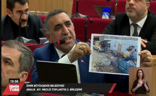 AK Partili Güzel'den yol ve altyapı çıkışı: ‘Vatandaş Bergama'da kendi yolunu kendi yapıyor!'