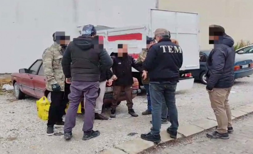 Afyonkarahisar'da 9'u DEAŞ'le iltisaklı 62 yabancı uyruklu sınır dışı edildi