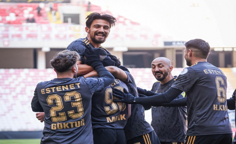 Aliağa FK'da kupa sevinci