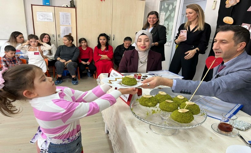 Anaokulu öğrencilerinden bayat ekmekle israfa karşı farkındalık