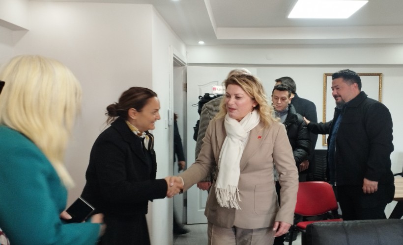 Asu Kaya, CHP Bornova İlçe Başkanlığı'nı ziyaret etti