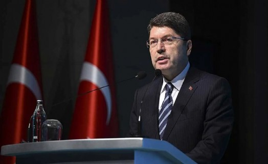 Bakan Tunç'tan anayasa açıklaması: 'Hedefimiz demokratik, katılımcı bir anayasa borcumuzu milletimize ödemek'