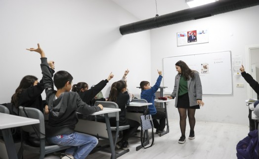 Buca Belediyesi'nden Gediz'de ücretsiz eğitim seferberliği