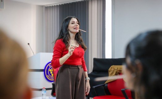 Buca Belediyesi'nden diksiyon ve sunuculuk kursu