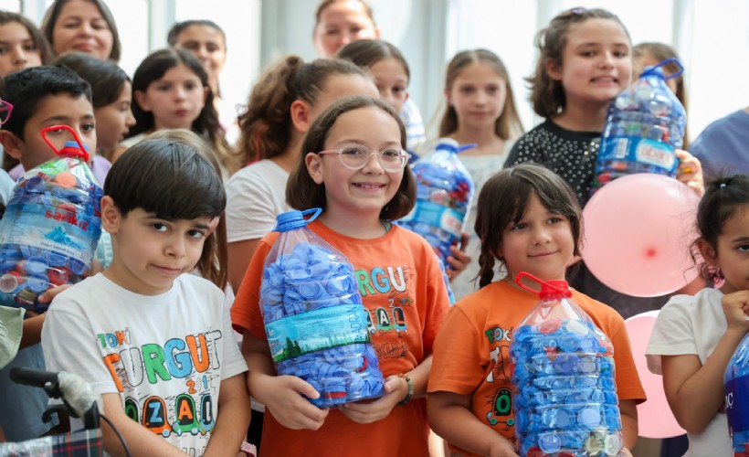 Buca'da 4 ton mavi kapak 7 tekerlekli sandalye oldu