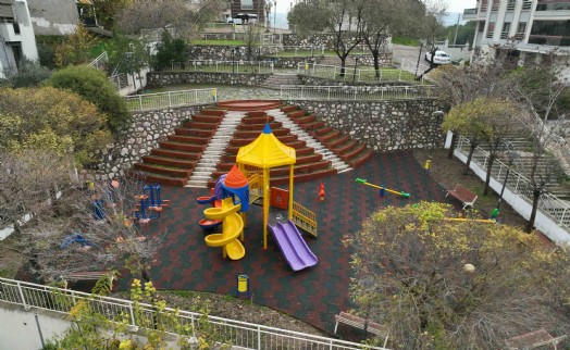 Buca'nın Merdivenli Park'ı yenilendi