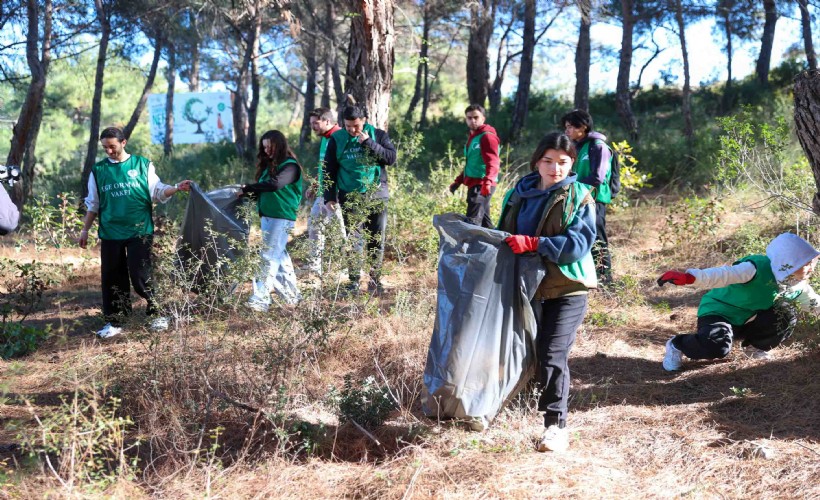 Buca’nın akciğerlerinde temizlik: 300 poşet atık bertaraf edildi!