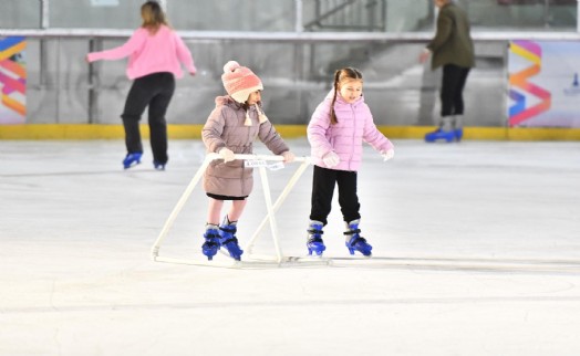 Büyükşehir Kültürpark ve Bostanlı'da buz pisti kuruyor