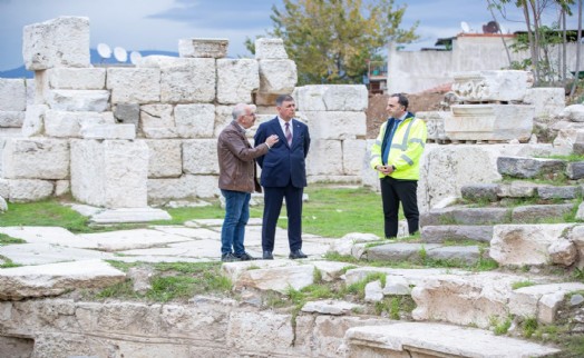 Büyükşehir'den kazıya 34.5 milyon TL bütçe: Smyrna Tiyatrosu gün yüzüne çıkıyor!