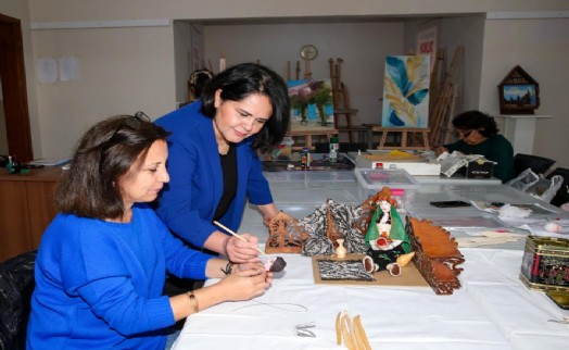 Çiğli'de kadınlar geleneksel sanatı geleceğe taşıyor