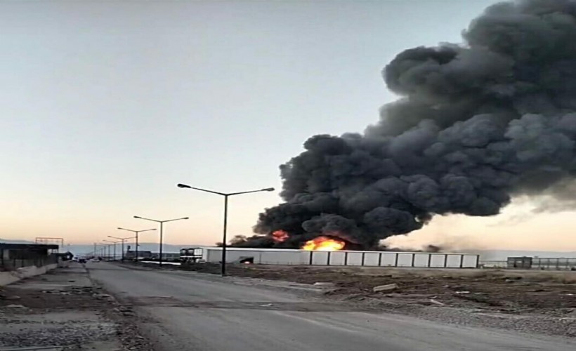 Denizli'de filtre sistemi üretilen fabrikada yangın