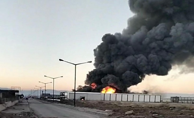 Denizli'de filtre sistemi üretilen fabrikada yangın