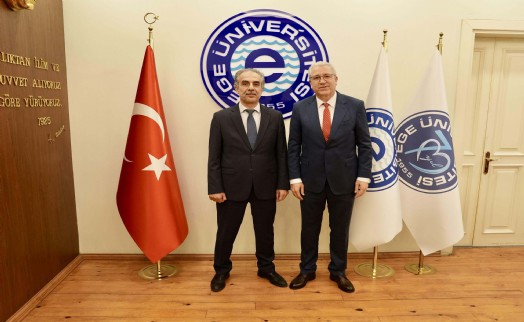 Ege Üniversitesi'nde rektörlük devir teslim töreni yapıldı