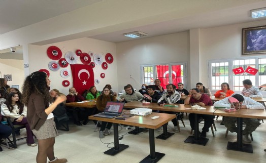 Engelsiz Yaşam Köyü'nde ağız ve diş sağlığı eğitimi