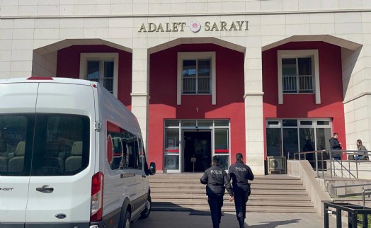 Eşini öldürüp, İran'a kaçmak üzereyken yakalanan şüpheli tutuklandı