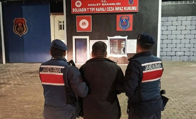 Eve geri dönmeyen eşini döven koca tutuklandı