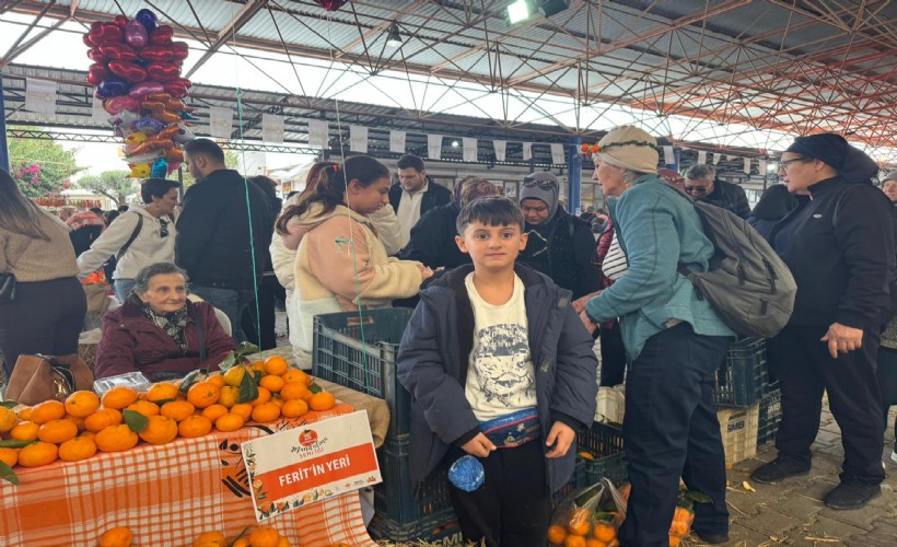 Ferit'in mandalina standı dolup taşıyor