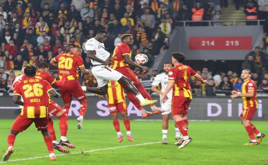 Göztepe'ye çifte darbe: Kupaya veda, evde ilk mağlubiyet!