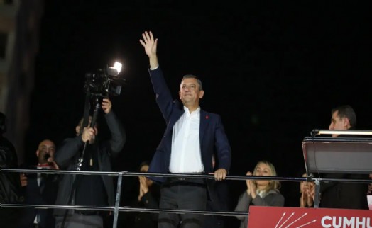 Güngören mitinginde Özel'den Erdoğan'ın o sözlerine sert yanıt: 'Aldığı el belli ama kime veriyor?'