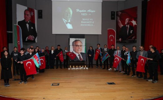 Heydar Aliyev vefatının 22. yılında Aliağa'da anıldı