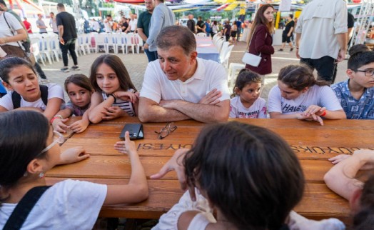 İzmir Büyükşehir öğrencinin yanında