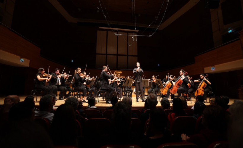 İzmir Oda Orkestrası dünyaca ünlü klarnetçi Barragn ile sahne aldı