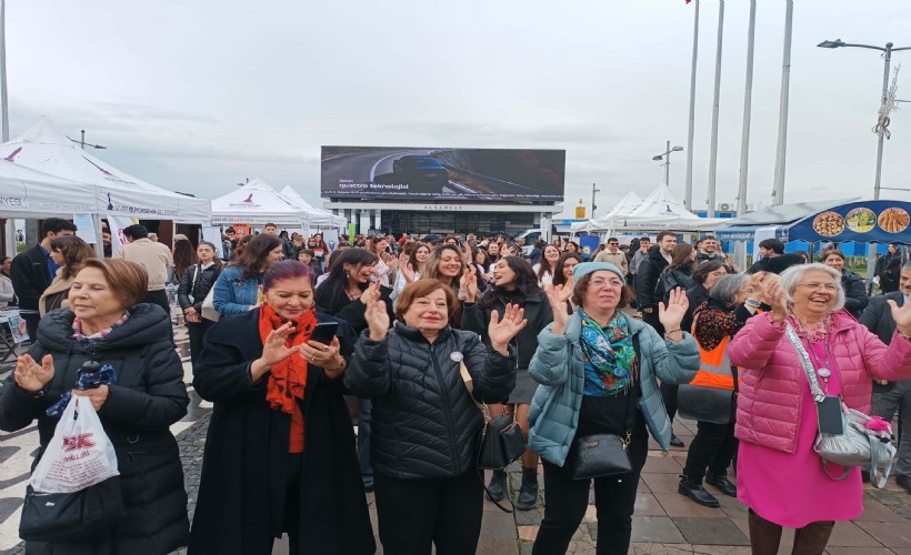 İzmir'de İyilik Var hareketi gönüllüleri buluşturdu