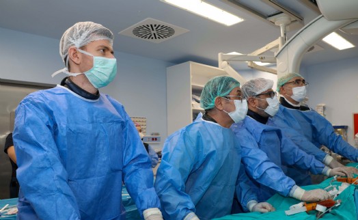 İzmir'de TPVR yöntemiyle çocuk hastalara ameliyatsız çözüm